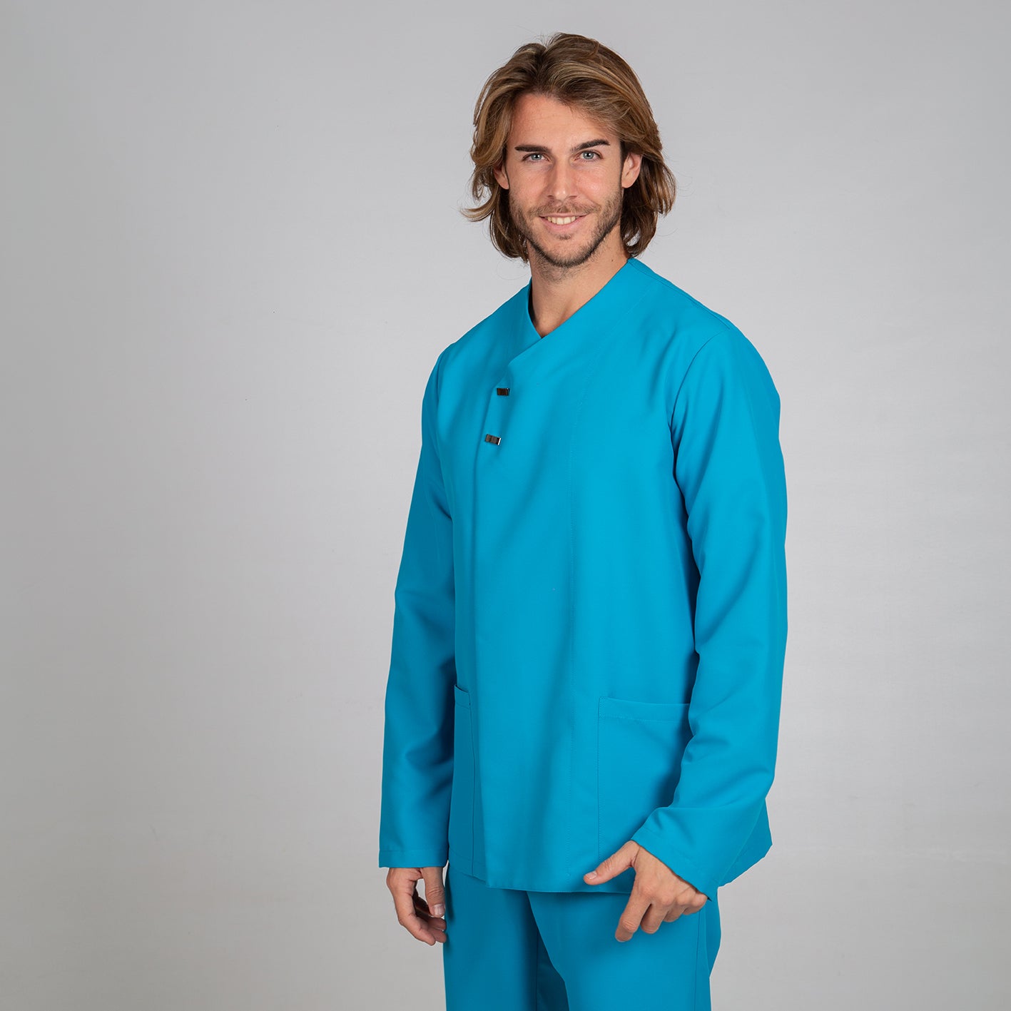 CHAQUETA MICROFIBRA SANIDAD CON BOTONES