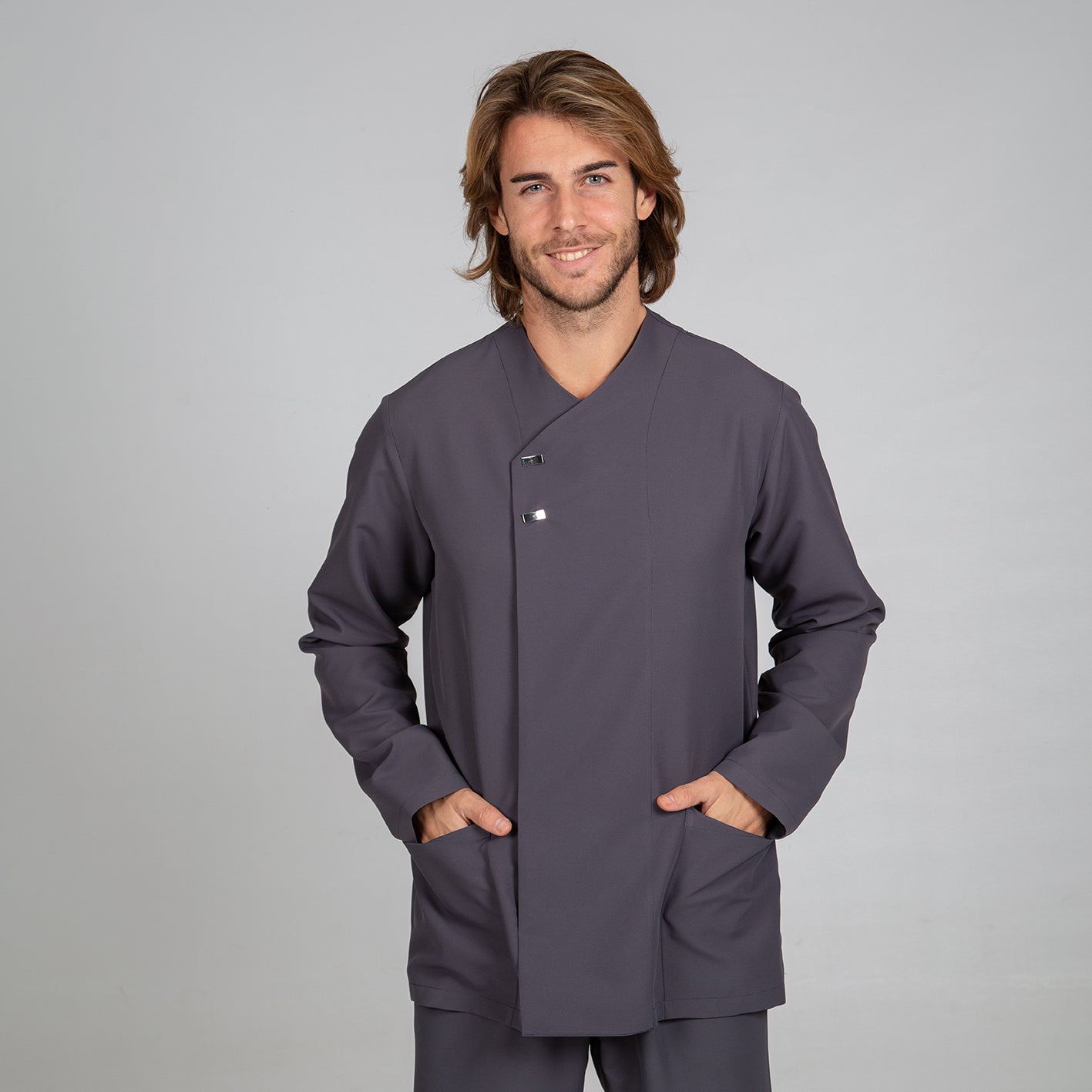CHAQUETA MICROFIBRA SANIDAD CON BOTONES