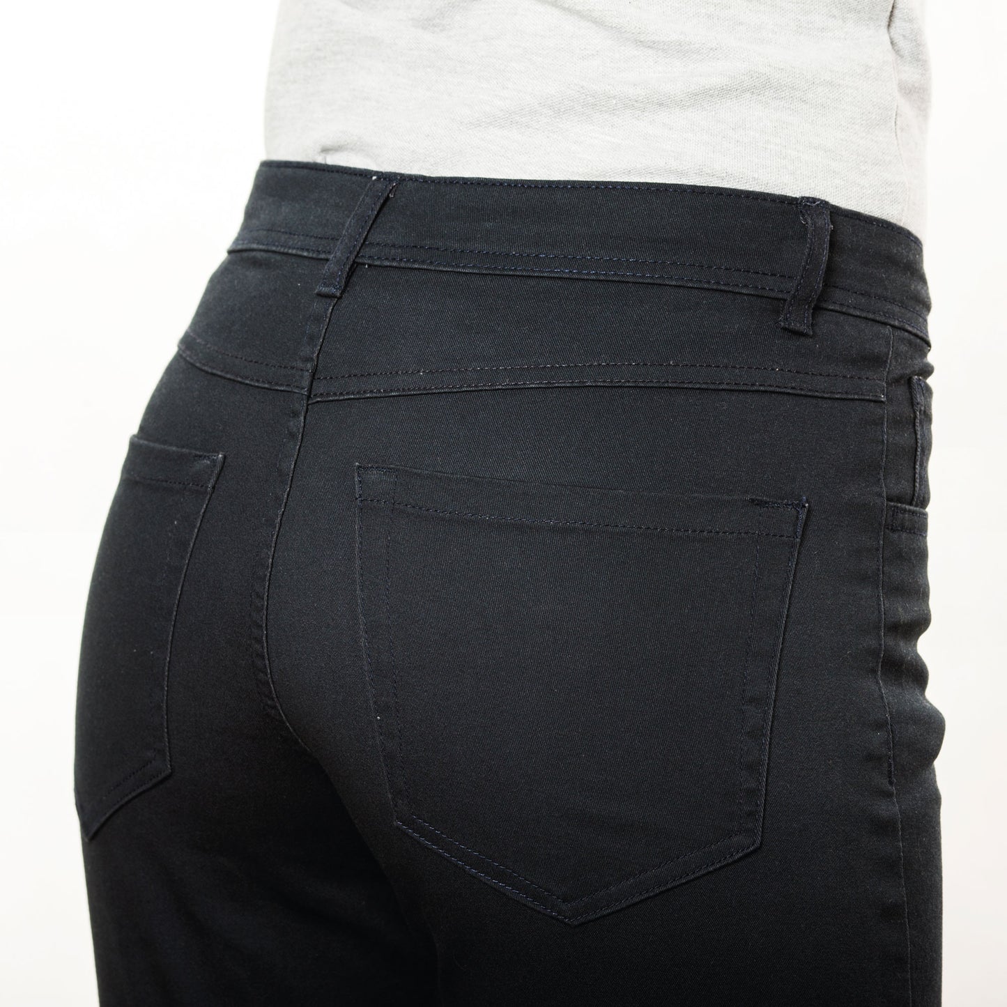 PANTALÓN MODELO CHINO HILTON