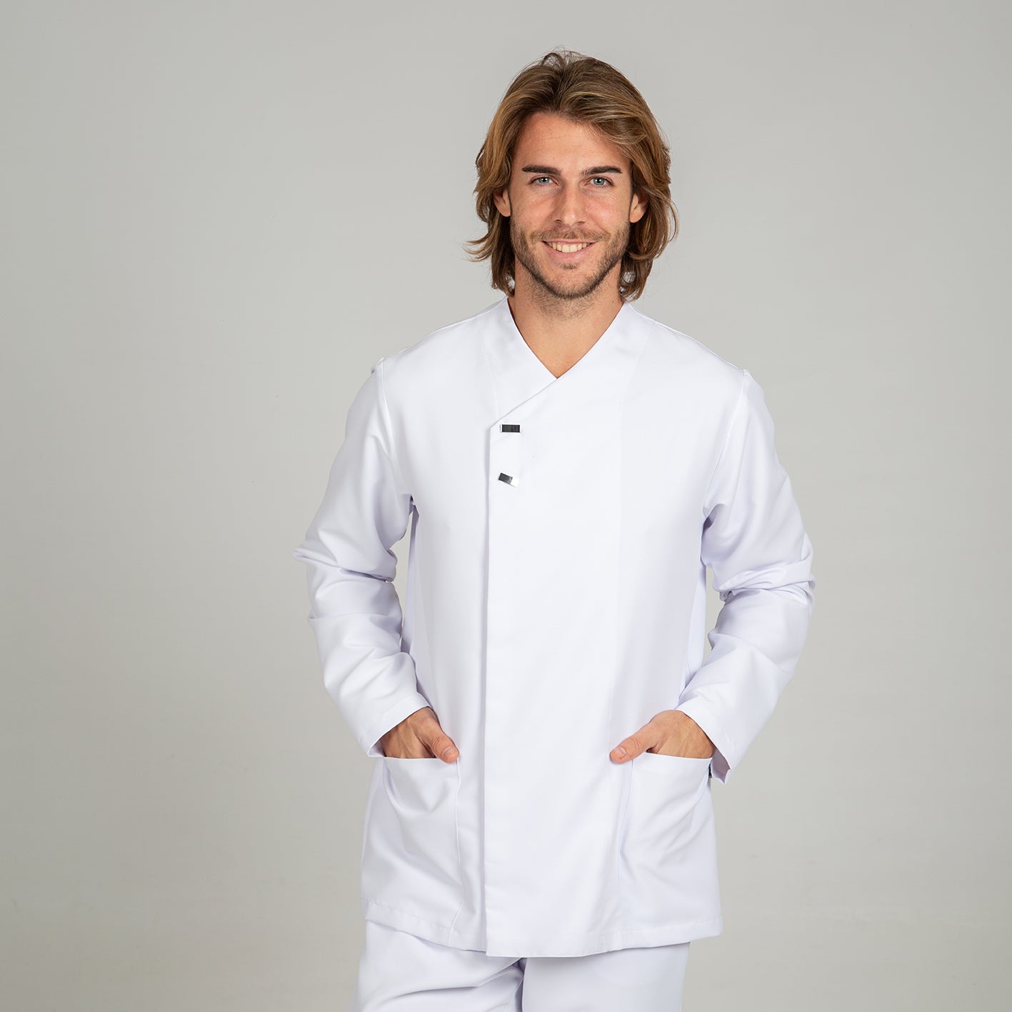 CHAQUETA MICROFIBRA SANIDAD CON BOTONES
